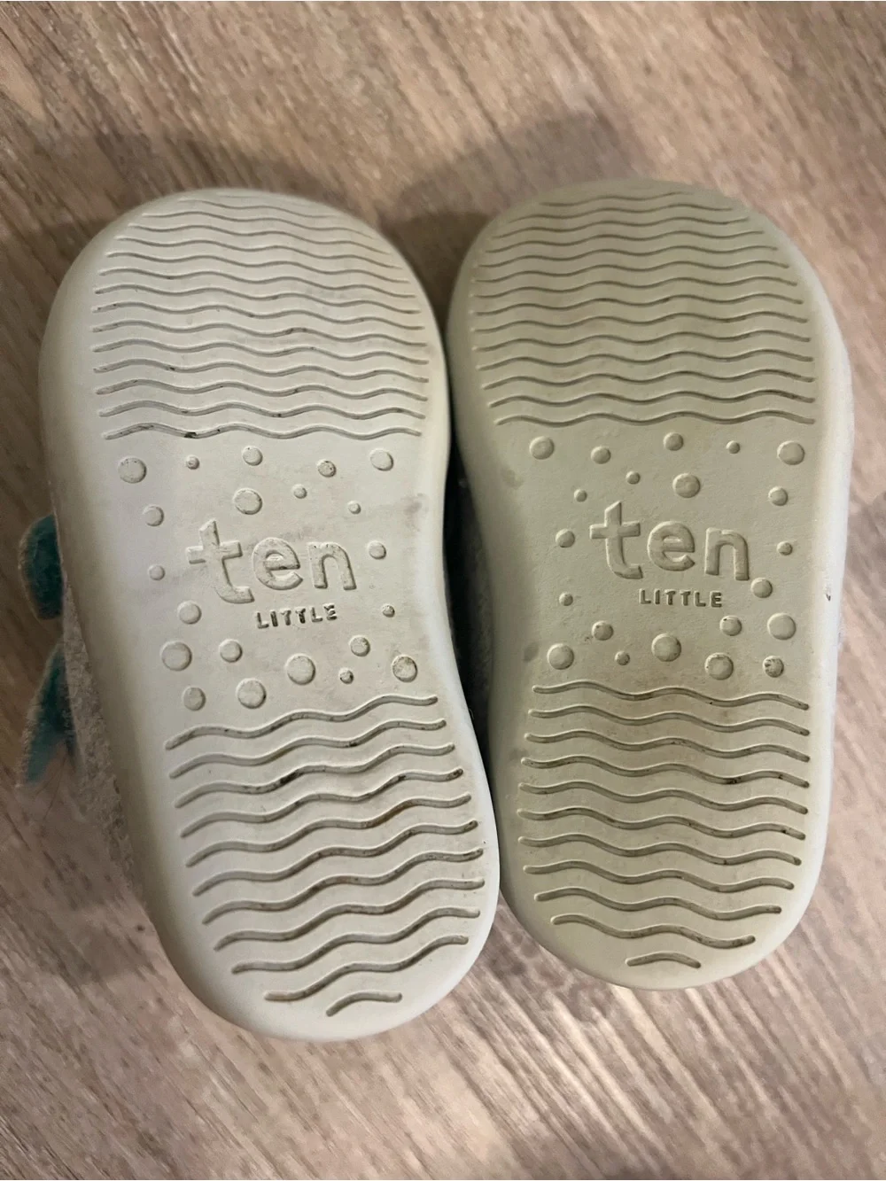 Ten Little Baby Sneakers size 5